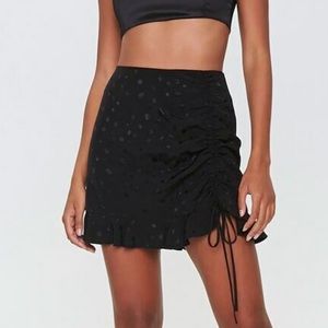 Forever 21 black highwaisted polkadot ruched mini ruffle skirt, size small